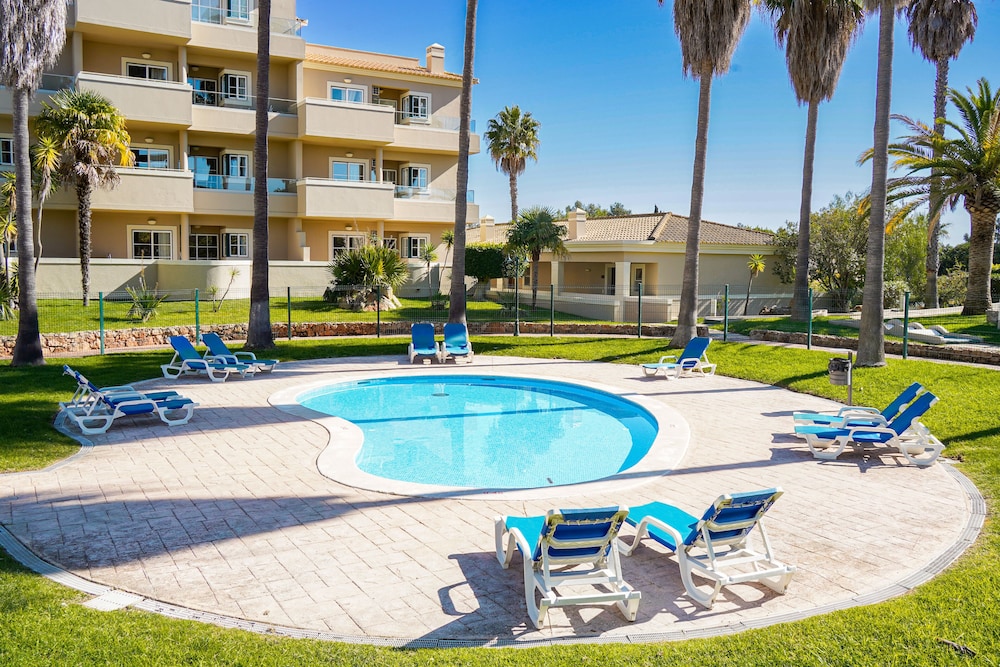 Vitors Plaza — Swimming pool in Portimão, Faro