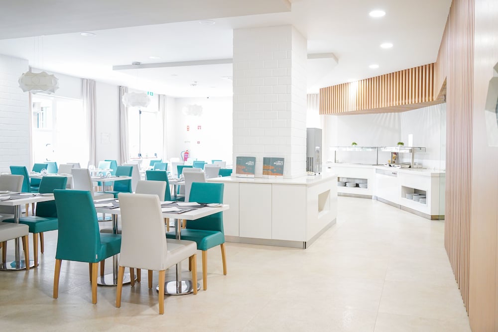 Vitors Plaza — Restaurant & bars in Portimão, Faro