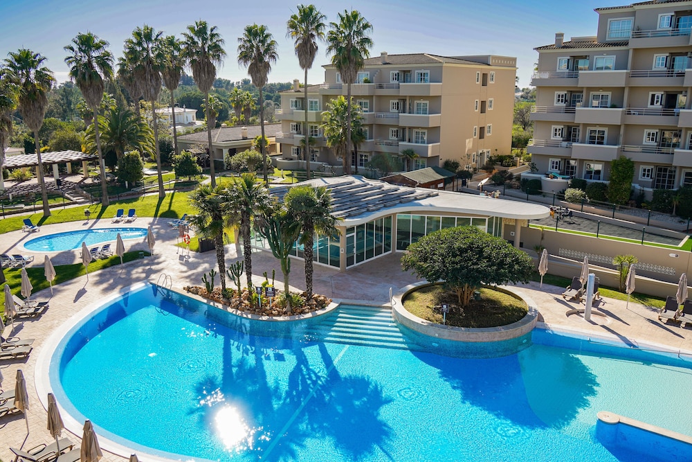 Vitors Plaza — Swimming pool in Portimão, Faro