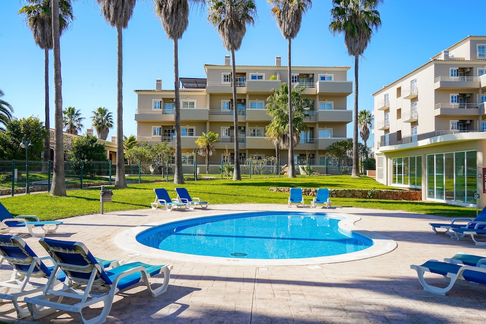 Vitors Plaza — Swimming pool in Portimão, Faro