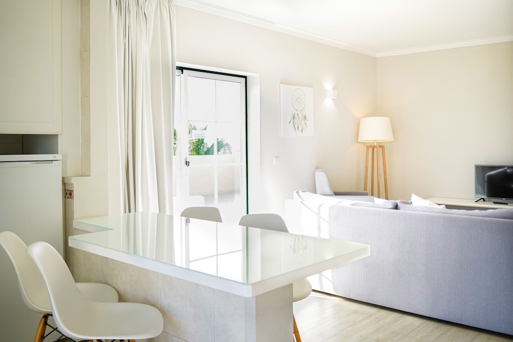 Vitors Plaza — Hotel rooms in Portimão, Faro