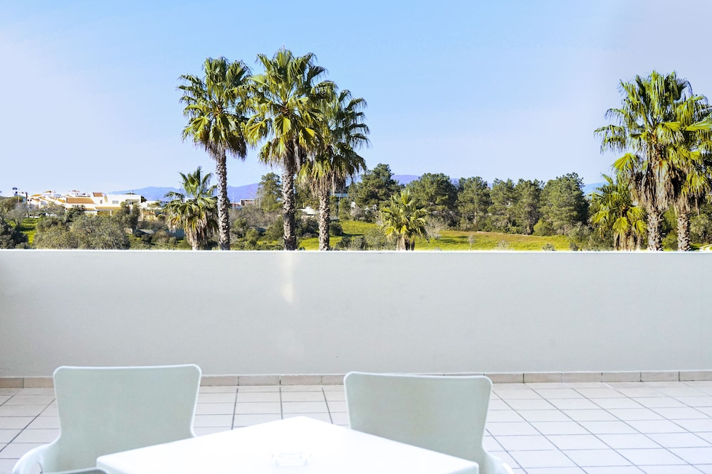Vitors Plaza — Hotel building in Portimão, Faro