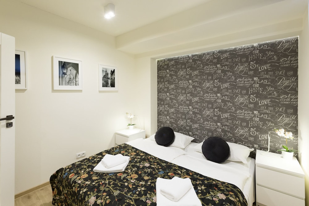 Antique Apartments Old Town — Hotel rooms in Krakow, Lesser Poland