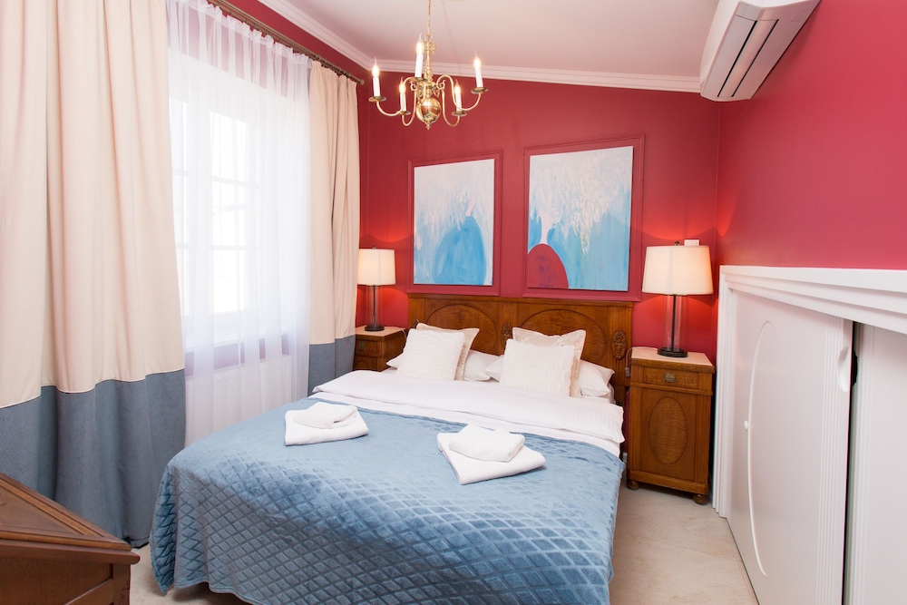 Antique Apartments Old Town — Hotel rooms in Krakow, Lesser Poland