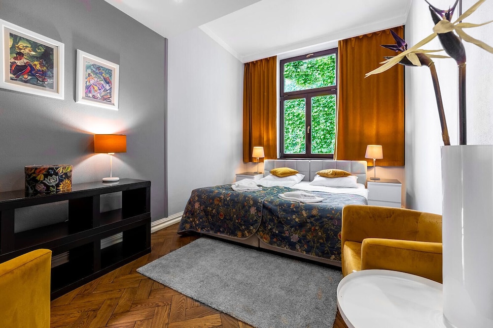Antique Apartments Old Town — Hotel rooms in Krakow, Lesser Poland
