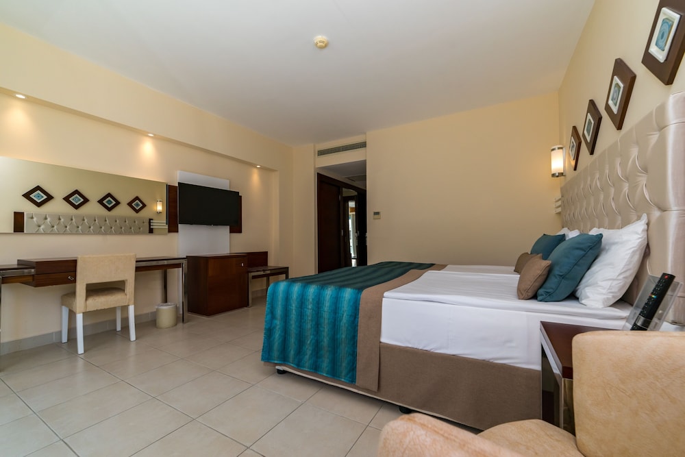 Kamelya Aishen Club — Hotel rooms in Side