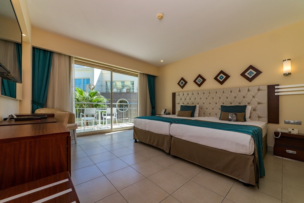Kamelya Aishen Club — Hotel rooms in Side