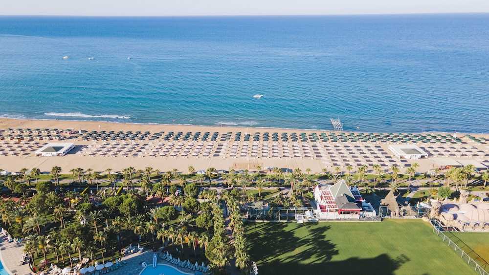 Kamelya Aishen Club — Beach in Side