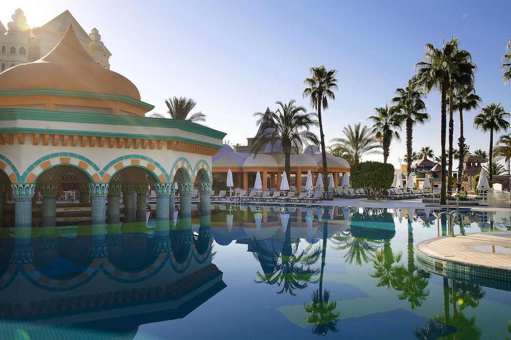 Kamelya Aishen Club — Swimming pool in Side