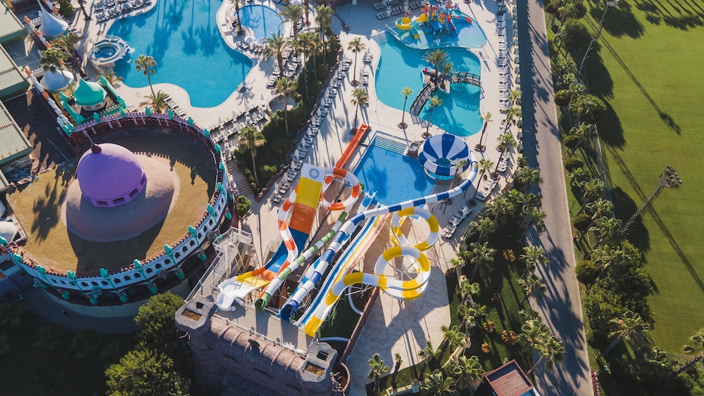 Kamelya Aishen Club — Swimming pool in Side