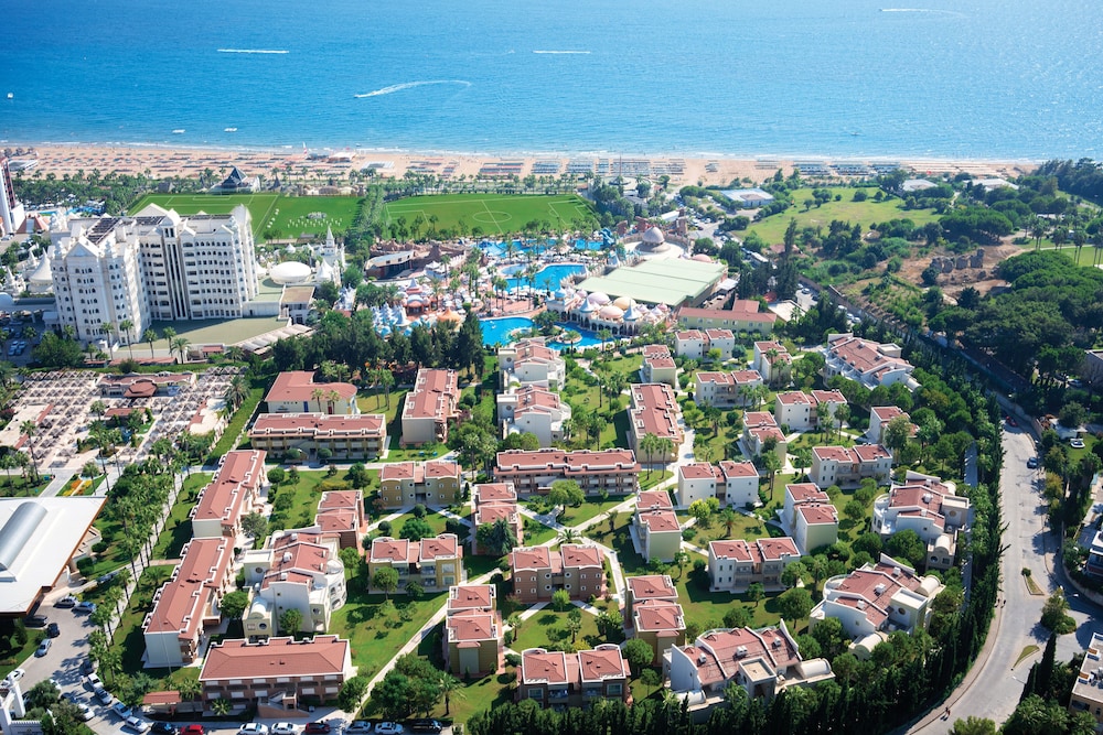 Kamelya Aishen Club — Swimming pool in Side