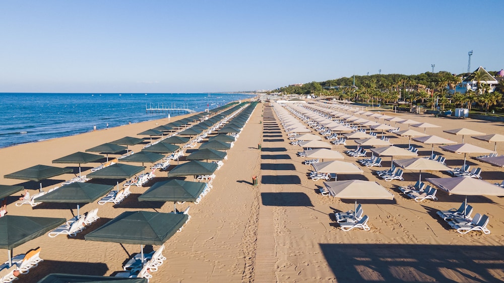 Kamelya Aishen Club — Beach in Side