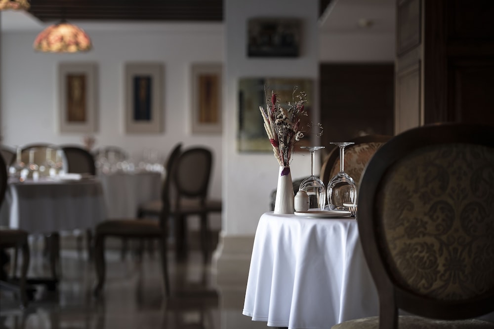 Kamelya Aishen Club — Restaurant & bars in Side