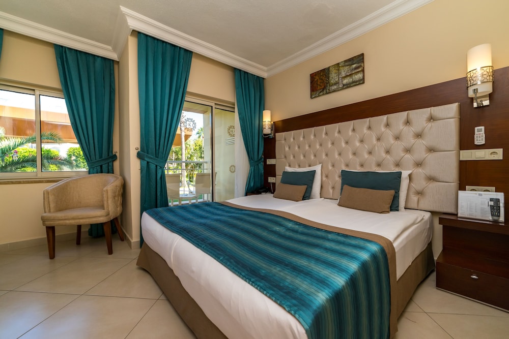 Kamelya Aishen Club — Hotel rooms in Side