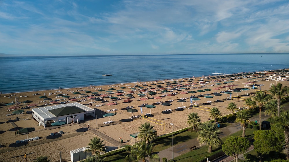Kamelya Aishen Club — Beach in Side