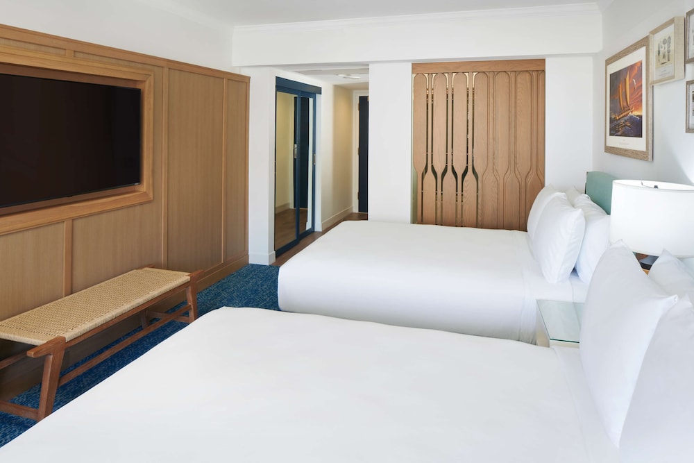 OUTRIGGER Reef Waikiki Beach Resort — Hotel rooms in Honolulu, Hawaii