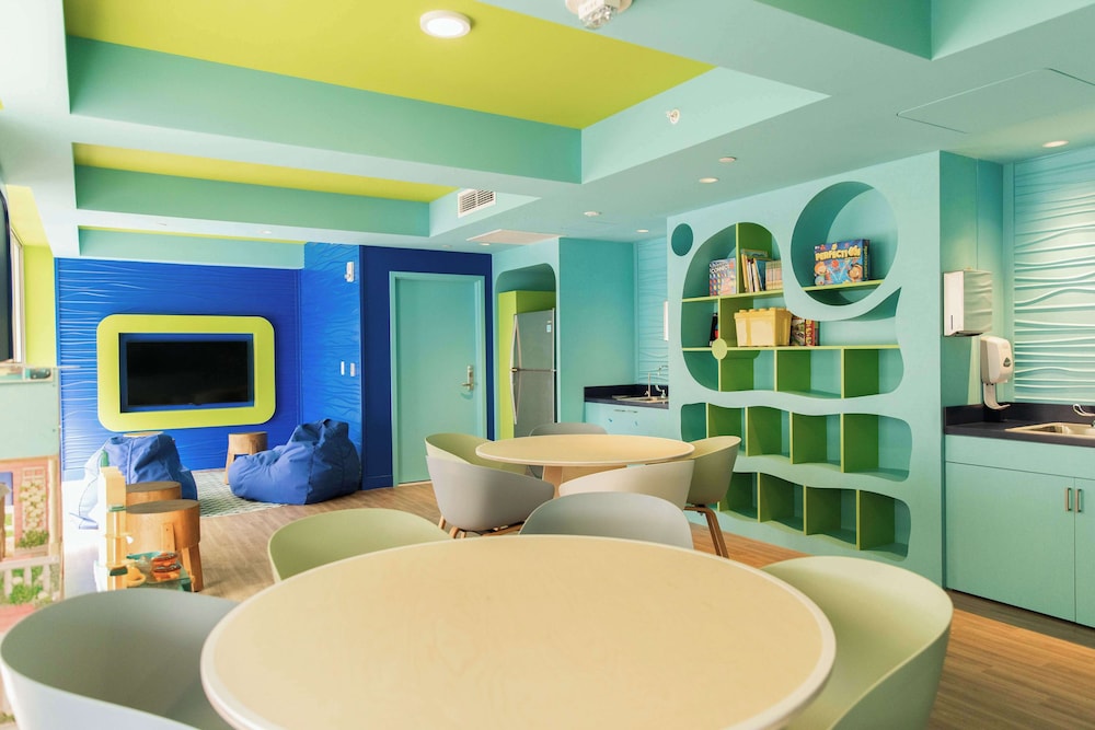 OUTRIGGER Reef Waikiki Beach Resort — Attractions for children in Honolulu, Hawaii