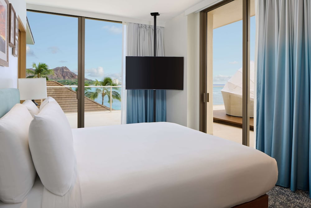 OUTRIGGER Reef Waikiki Beach Resort — Hotel rooms in Honolulu, Hawaii