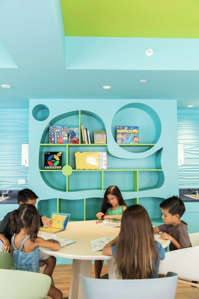 OUTRIGGER Reef Waikiki Beach Resort — Attractions for children in Honolulu, Hawaii