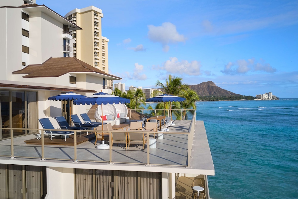 OUTRIGGER Reef Waikiki Beach Resort — Hotel rooms in Honolulu, Hawaii