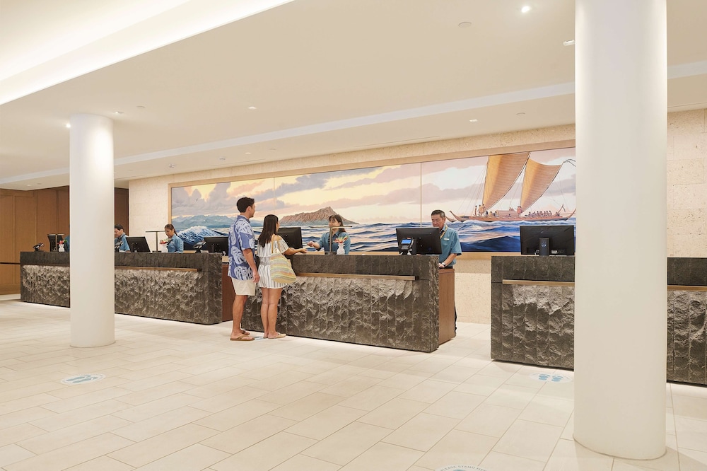 OUTRIGGER Reef Waikiki Beach Resort — Hotel building in Honolulu, Hawaii