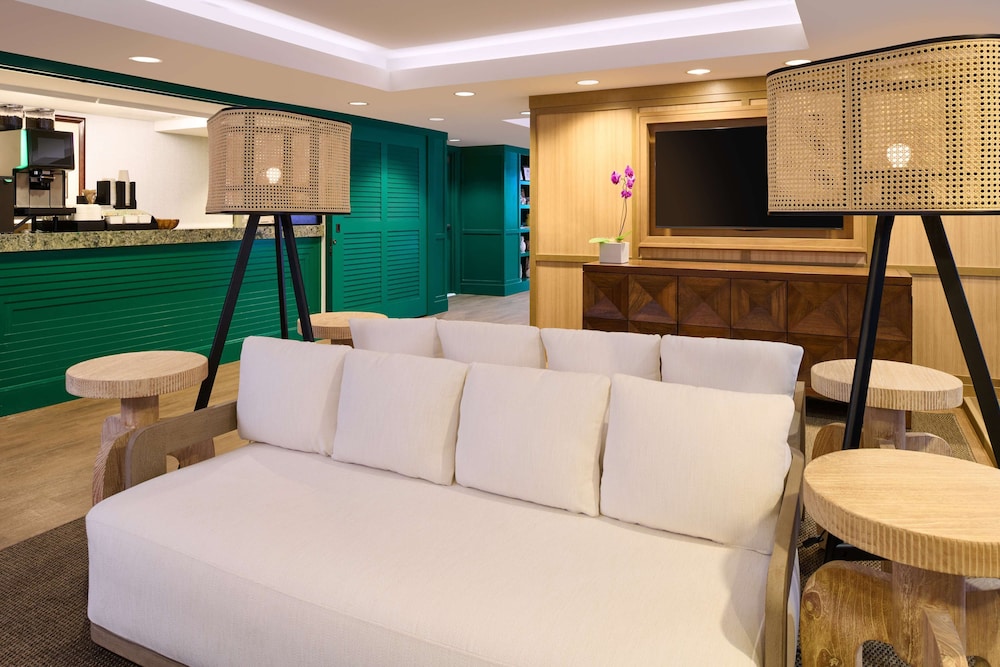 OUTRIGGER Reef Waikiki Beach Resort — Hotel rooms in Honolulu, Hawaii