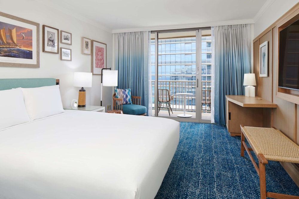 OUTRIGGER Reef Waikiki Beach Resort — Hotel rooms in Honolulu, Hawaii