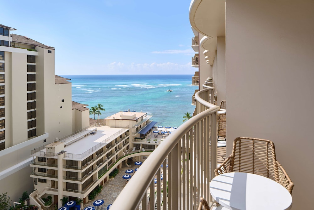 OUTRIGGER Reef Waikiki Beach Resort — Hotel rooms in Honolulu, Hawaii