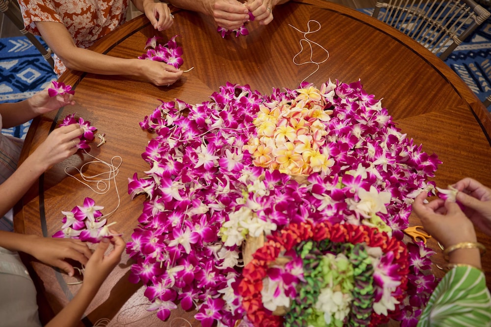 OUTRIGGER Reef Waikiki Beach Resort — Attractions in the area in Honolulu, Hawaii