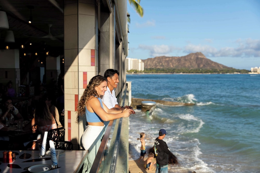 OUTRIGGER Reef Waikiki Beach Resort — Beach in Honolulu, Hawaii