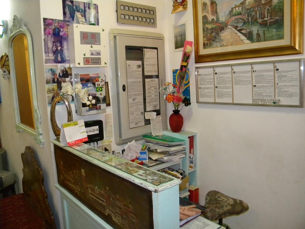 Adua Hotel — Hotel building in Venice, Veneto