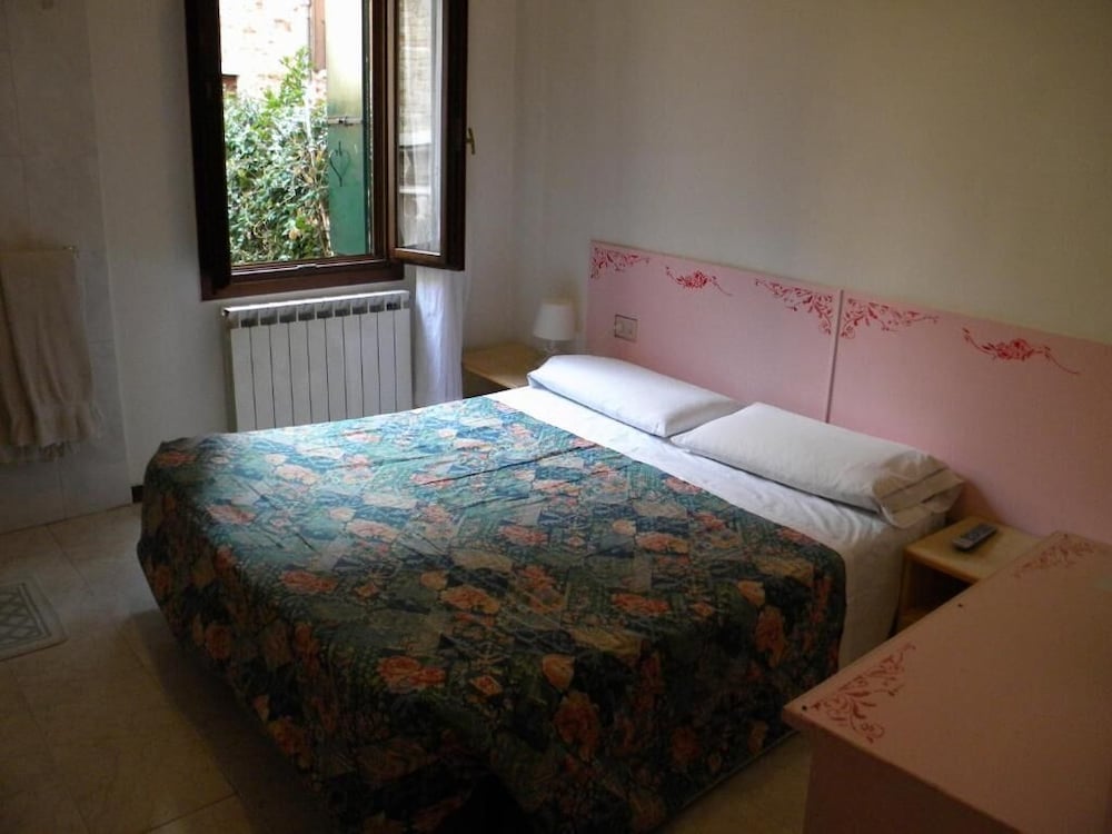 Adua Hotel — Hotel rooms in Venice, Veneto