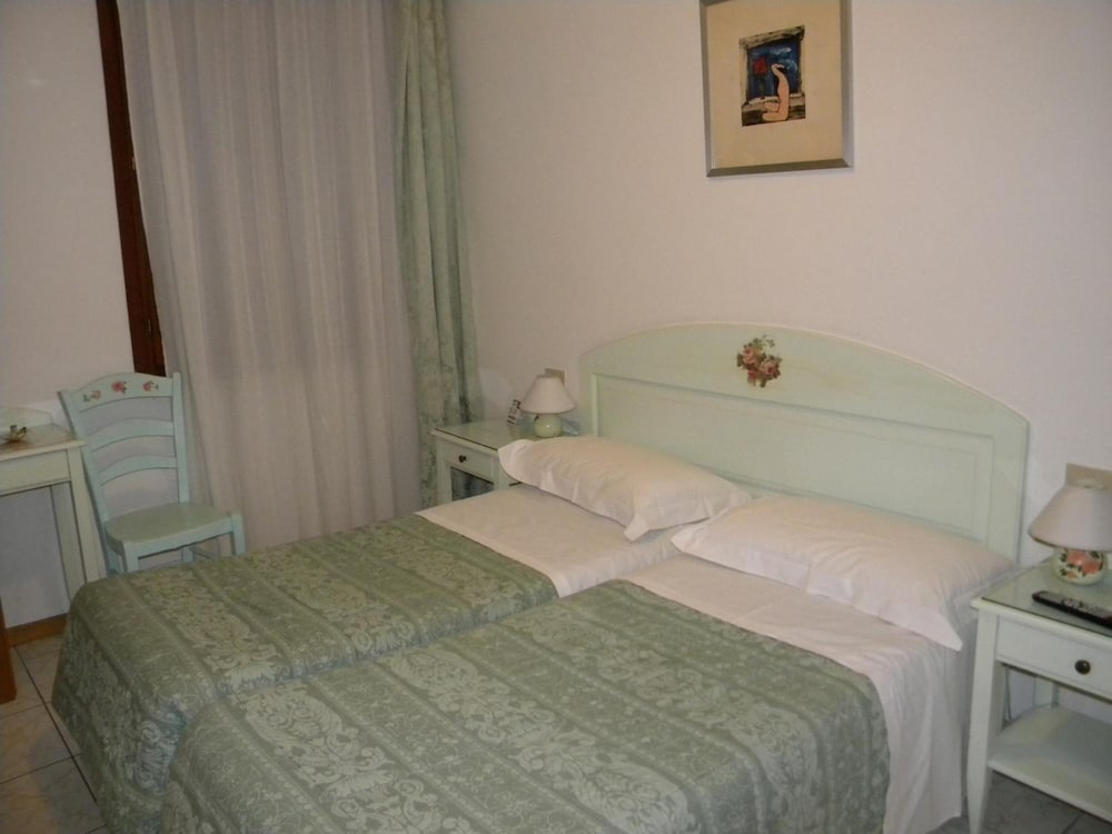 Adua Hotel — Hotel rooms in Venice, Veneto