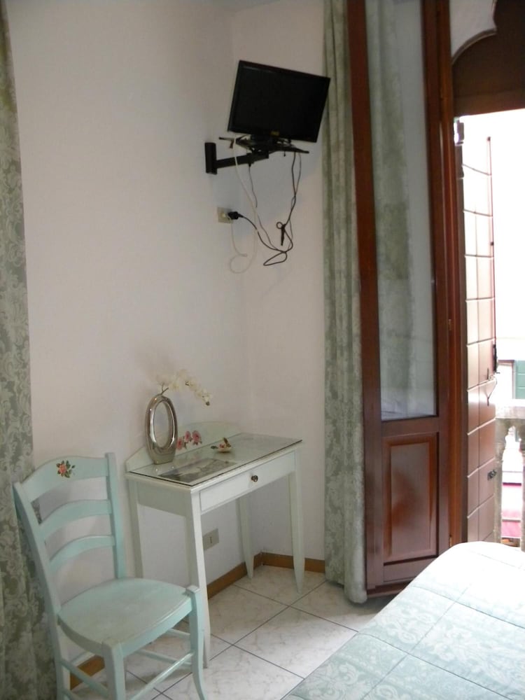 Adua Hotel — Hotel rooms in Venice, Veneto