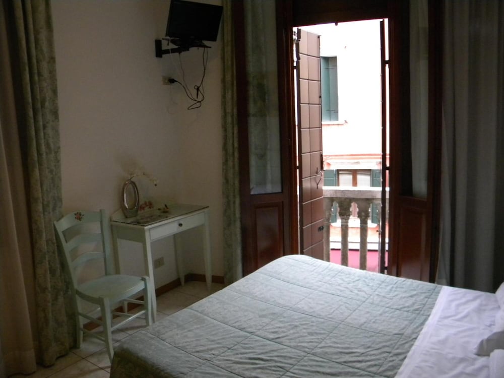 Adua Hotel — Hotel rooms in Venice, Veneto