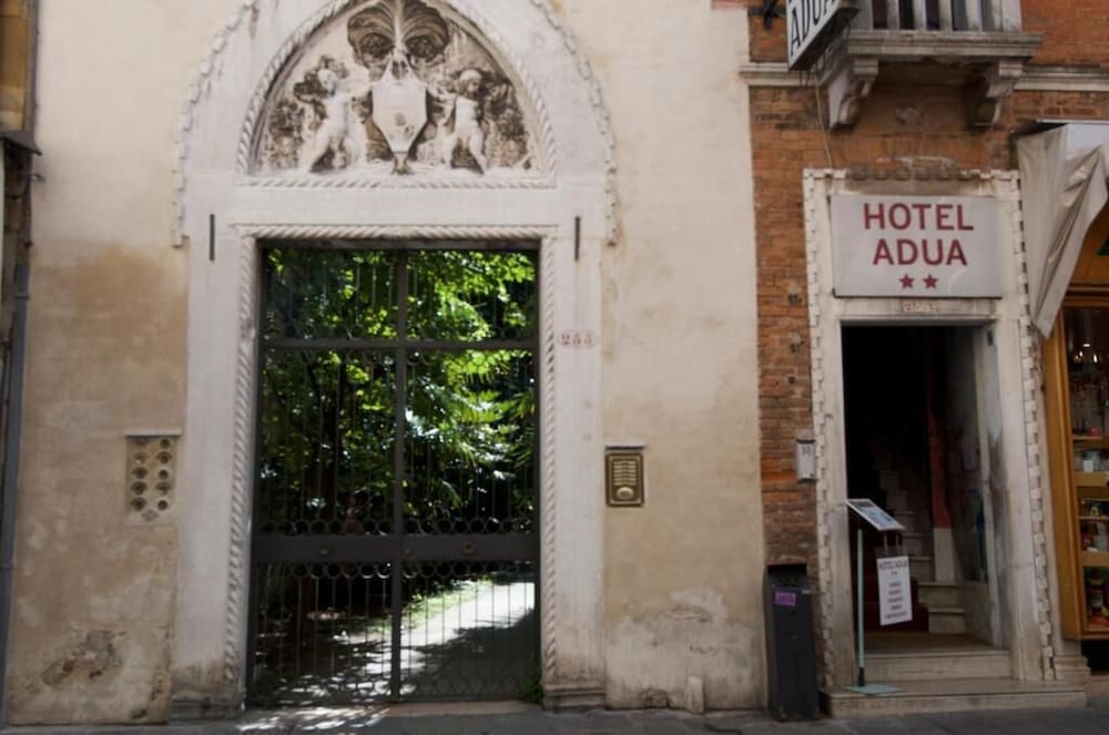 Adua Hotel — Hotel building in Venice, Veneto