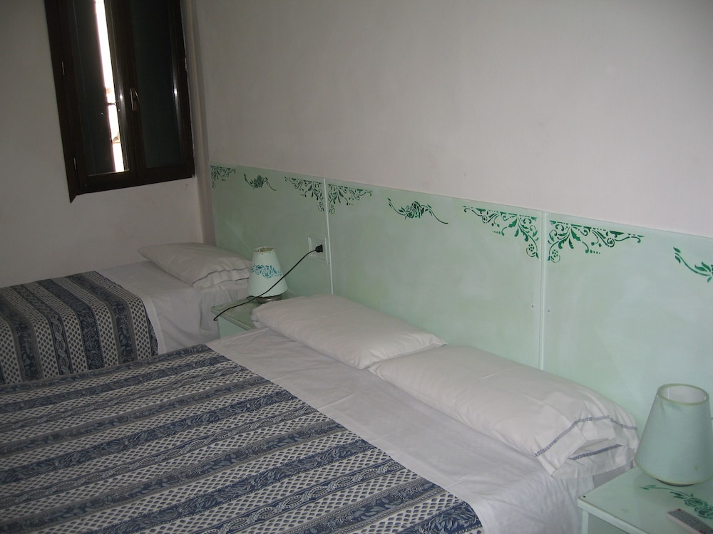 Adua Hotel — Hotel rooms in Venice, Veneto