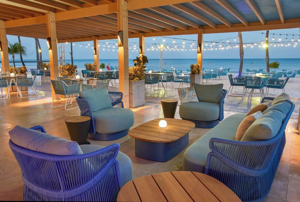Divi Aruba Phoenix Beach Resort — Restaurant & bars in Noord, Aruba