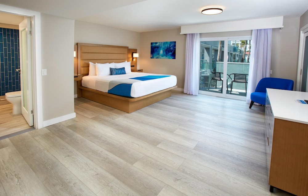 Divi Aruba Phoenix Beach Resort — Hotel rooms in Noord, Aruba