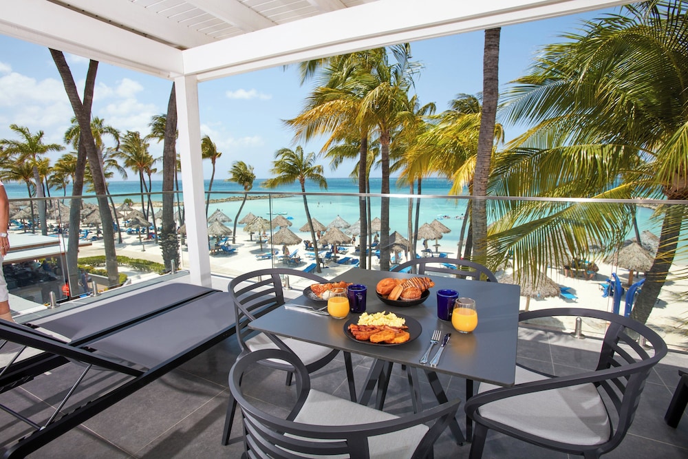 Divi Aruba Phoenix Beach Resort — Beach in Noord, Aruba