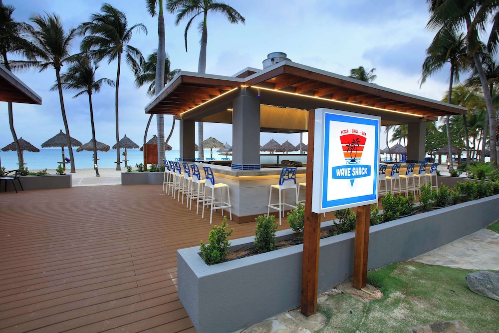 Divi Aruba Phoenix Beach Resort — Restaurant & bars in Noord, Aruba
