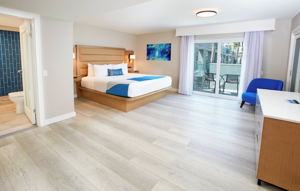 Divi Aruba Phoenix Beach Resort — Hotel rooms in Noord, Aruba