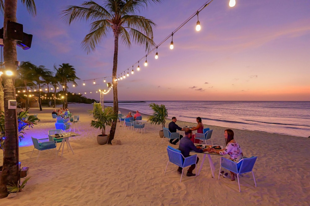 Divi Aruba Phoenix Beach Resort — Restaurant & bars in Noord, Aruba