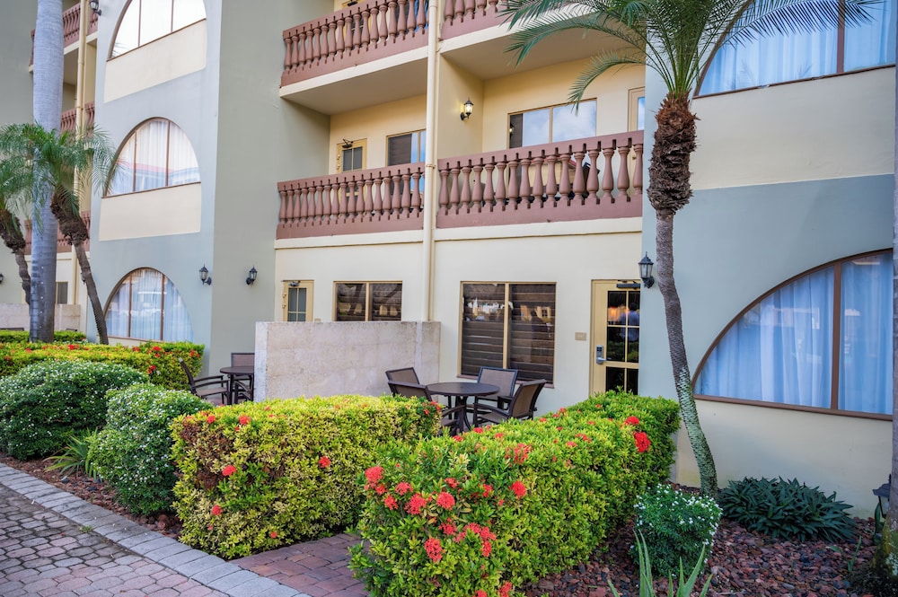 Eagle Aruba Resort — Hotel building in Oranjestad, Aruba