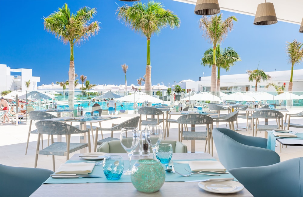 Hotel Lava Beach — Restaurant & bars in Puerto del Carmen, Canary Islands