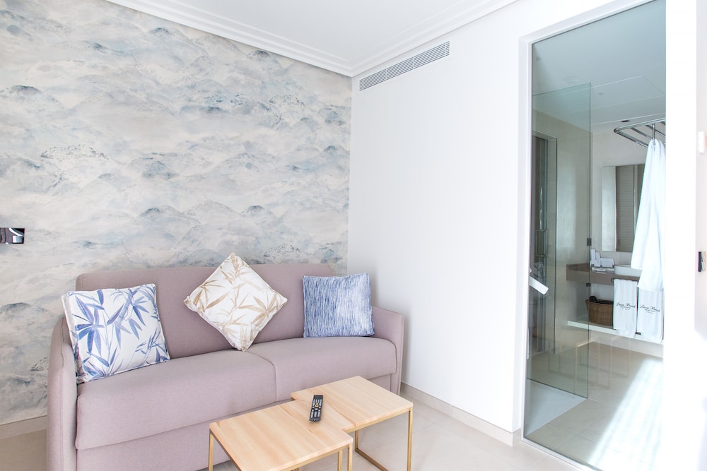 Hotel Lava Beach — Hotel rooms in Puerto del Carmen, Canary Islands