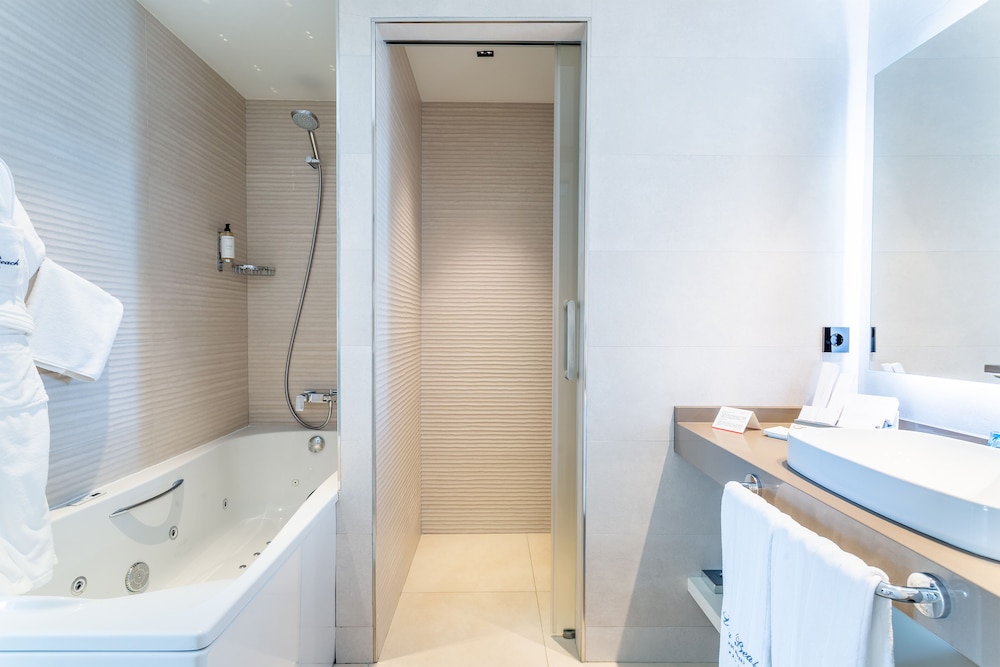 Hotel Lava Beach — Hotel rooms in Puerto del Carmen, Canary Islands