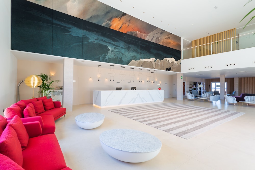 Hotel Lava Beach — Hotel building in Puerto del Carmen, Canary Islands