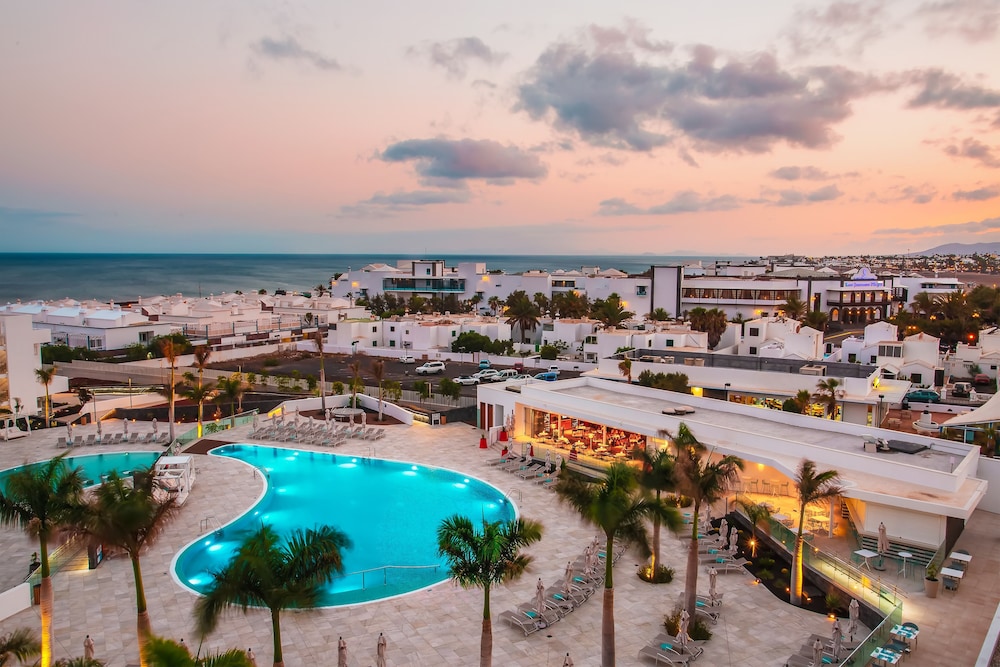 Hotel Lava Beach - zdjęcie 2