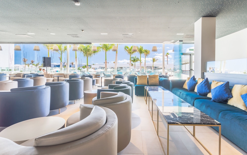 Hotel Lava Beach — Restaurant & bars in Puerto del Carmen, Canary Islands